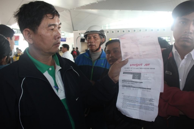 Nghệ An: M&aacute;y bay li&ecirc;n tục ho&atilde;n chuyến, h&agrave;nh kh&aacute;ch bức x&uacute;c