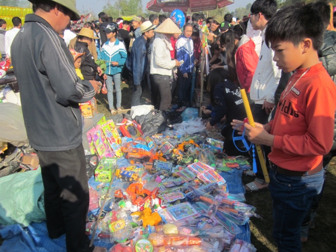 Rất nhiều mặt h&agrave;ng được b&aacute;n tại đ&acirc;y.