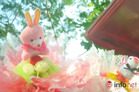 Thưa thớt kh&aacute;ch mua hoa, qu&agrave; tặng dịp Valentine 2016