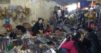 Đến với phiên chợ "Mua may, bán rủi"