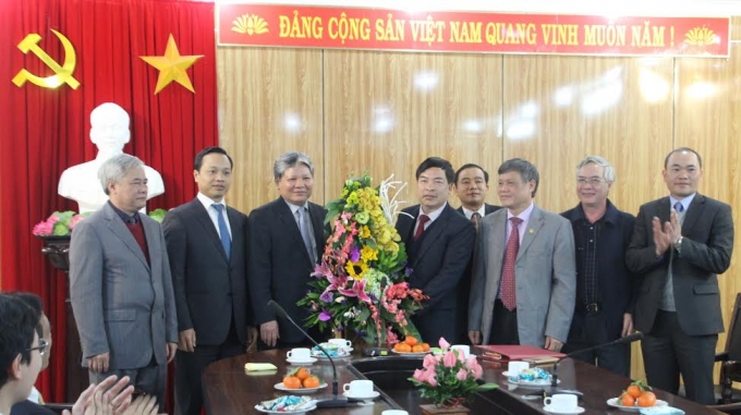 Bộ trưởng H&agrave; H&ugrave;ng Cường ch&uacute;c Tết Sở Tư ph&aacute;p Th&agrave;nh phố Hải Ph&ograve;ng.