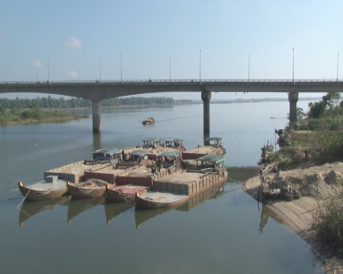 C&aacute;c t&agrave;u h&uacute;t c&aacute;t trộm bị bắt giữ.