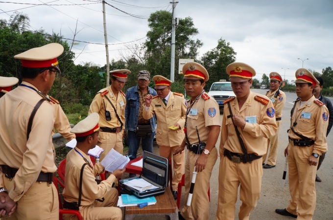 Lập bi&ecirc;n bản vi phạm.