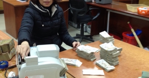 Agribank trả lại khách hàng hơn 100 tỷ đồng tiền thừa