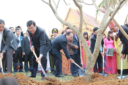 &ldquo;Đ&acirc;y l&agrave; tiền đề quan trọng để Việt Nam tiếp tục đổi mới mạnh mẽ, hội nhập quốc tế th&agrave;nh c&ocirc;ng v&agrave; ph&aacute;t triển bền vững&rdquo;.