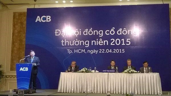 Năm ngo&aacute;i, tại ĐHCĐ 2015, l&atilde;nh đạo ACB trả lời cổ đ&ocirc;ng rằng khoản tiền gửi 600 tỷ đồng đ&atilde; được tất to&aacute;n v&agrave; kh&ocirc;ng c&ograve;n ảnh hưởng g&igrave; đến hoạt động nữa (?!).