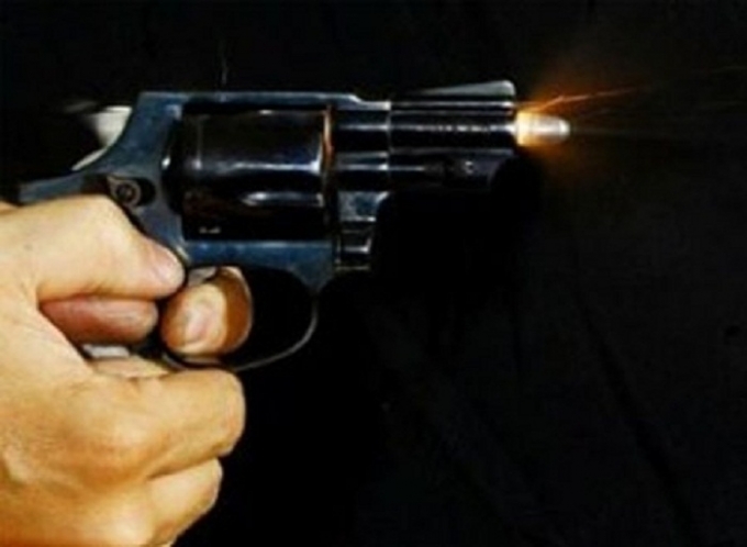 Va chạm giao th&ocirc;ng rồi r&uacute;t s&uacute;ng bắn li&ecirc;n tiếp. (Ảnh minh họa)