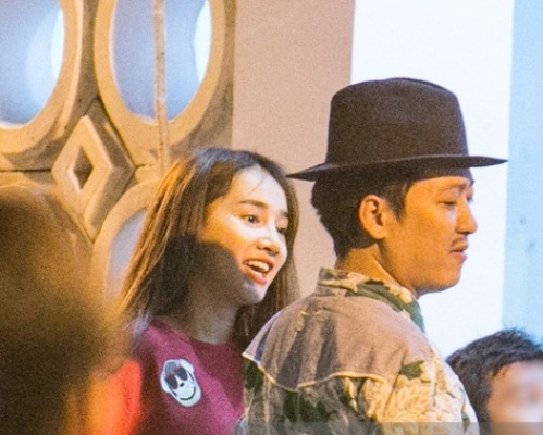 Giữa t&acirc;m b&atilde;o, Trường Giang v&agrave; Nh&atilde; Phương vẫn hạnh ph&uacute;c b&ecirc;n nhau. Ảnh: internet.