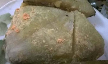 Có thể ngộ độc khi ăn phải bánh chưng mốc