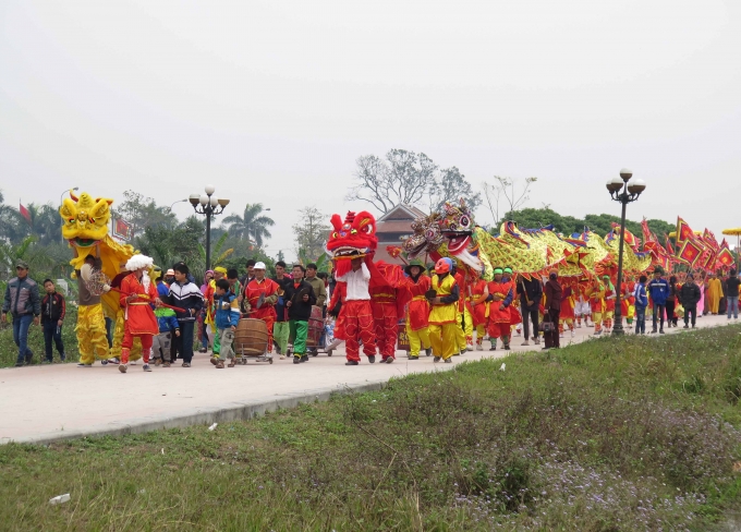 Rước nước l&agrave; một nghi thức truyền thống thực sự độc đ&aacute;o tại Lễ hội đền Trần Th&aacute;i B&igrave;nh.&nbsp;Ảnh: Nam Hồng.