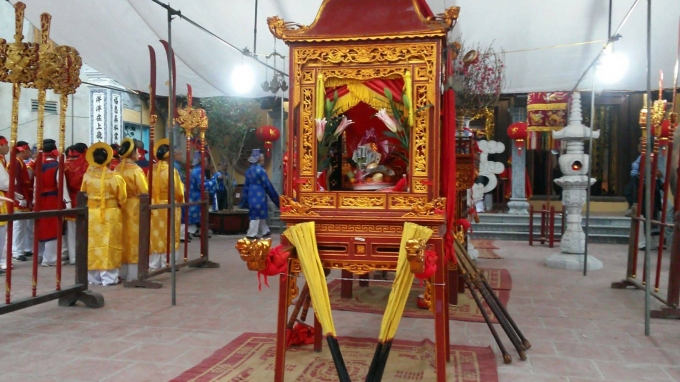 Về Thanh Tr&igrave; dự lễ hội đ&igrave;nh l&agrave;ng Y&ecirc;n X&aacute;