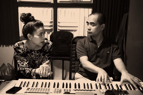 Cuộc t&igrave;nh giữa H&agrave; Hồ v&agrave; nhạc sỹ Đức Tr&iacute; cũng từng để lại nhiều tiếc nuối cho người h&acirc;m mộ khi họ chia tay. Ảnh: internet.