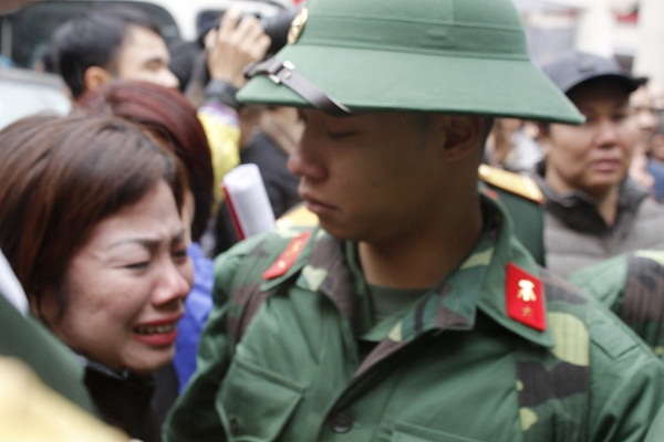 Nụ cười, nước mắt ng&agrave;y t&ograve;ng qu&acirc;n