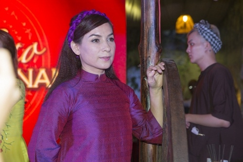 Gi&aacute;m khảo Phi Nhung muốn h&aacute;t c&ugrave;ng Th&aacute;i Ch&acirc;u để