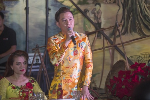 Gi&aacute;m khảo Phi Nhung muốn h&aacute;t c&ugrave;ng Th&aacute;i Ch&acirc;u để