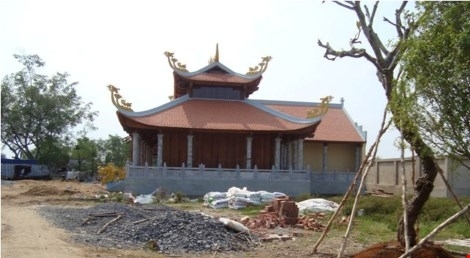 Hoài Linh bị xử phạt vì xây nhà thờ tổ nghiệp không có giấy phép