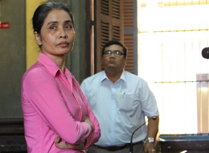 Soi trước v&agrave;nh m&oacute;ng ngựa.