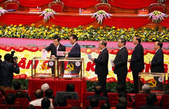 L&atilde;nh đạo Đảng, Nh&agrave; nước bỏ phiếu tại Đại hội 12. Ảnh: Phạm Hải