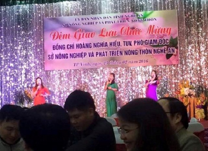 Bữa tiệc đ&ecirc;m ng&agrave;y 25/2 tại nh&agrave; kh&aacute;ch Nghệ .