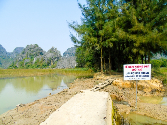 Đắp k&egrave; gi&uacute;p d&acirc;ng nước đầm theo y&ecirc;u cầu của Đạo diễn&nbsp;để phục vụ tốt nhất cho qu&aacute; tr&igrave;nh quay phim.