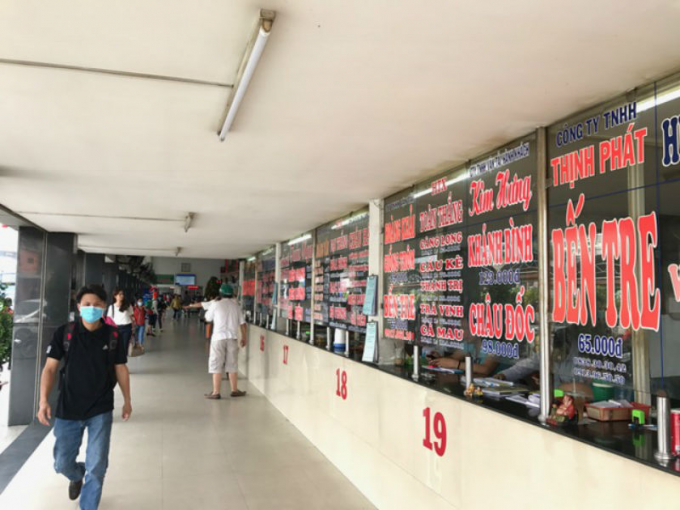 B&ecirc;n trong bến xe miền T&acirc;y cũng c&oacute; cảnh tương tự.