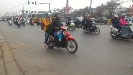 Nhiều người quyết định lựa chọn GrabBike bởi gi&aacute; cả hợp l&yacute; hơn v&agrave; c&aacute;ch t&iacute;nh gi&aacute; r&otilde; r&agrave;ng, 11.000 đồng cho 2km đầu ti&ecirc;n v&agrave; 3.800 đồng cho mỗi km tiếp theo