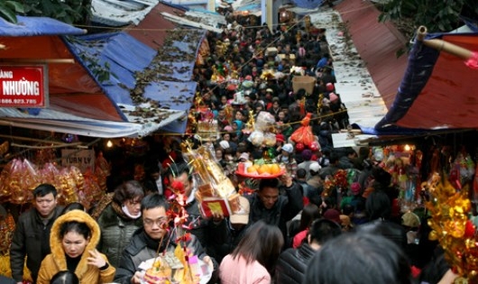 Ngàn người chen chúc 