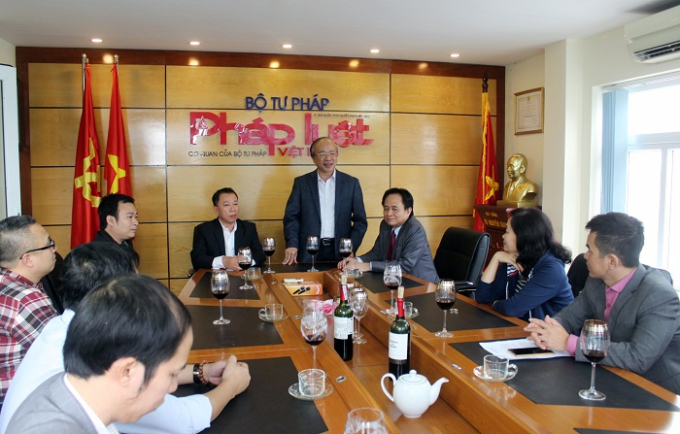 L&atilde;nh đạo Bộ Tư ph&aacute;p ch&uacute;c tết B&aacute;o Ph&aacute;p luật Việt Nam