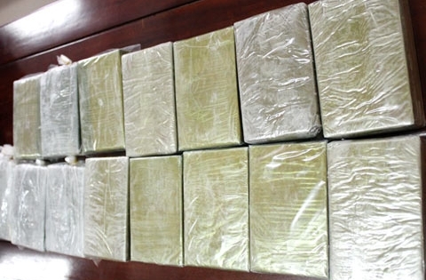 Điện Biên: Nổ súng khống chế 2 đối tượng tàng trữ 6 bánh heroin