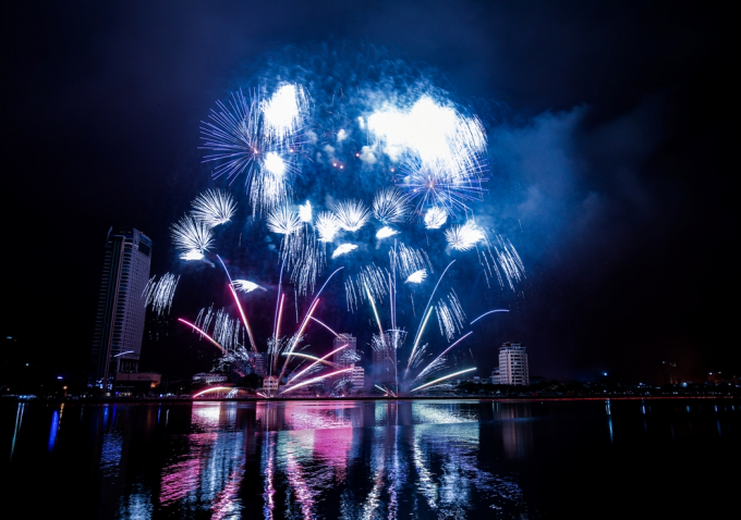 Ph&aacute;o hoa Đ&agrave; Nẵng