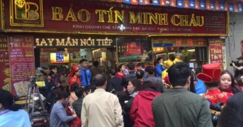 Kinh tế 24h: Người dân rồng rắn xếp hàng đi mua vàng cầu may mắn, tài lộc