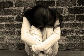 Kẻ trộm hiếp dâm con gái chủ nhà