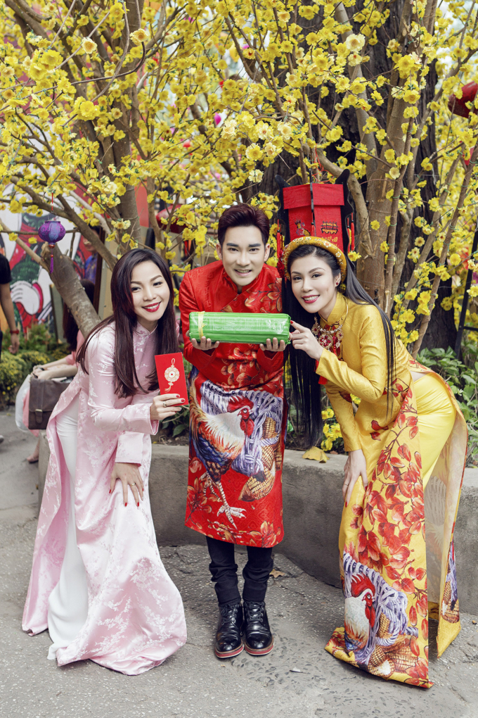 Quang H&agrave;, Uy&ecirc;n Trang t&igrave;nh tứ dạo phố xu&acirc;n