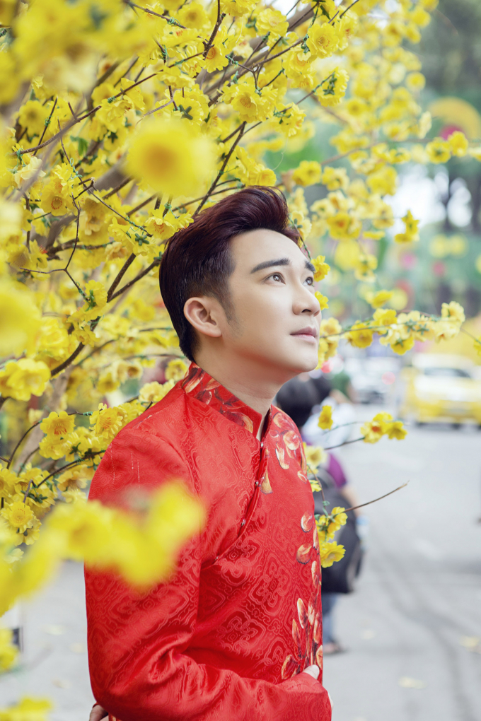 Quang H&agrave;, Uy&ecirc;n Trang t&igrave;nh tứ dạo phố xu&acirc;n