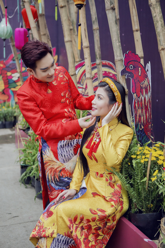 Quang H&agrave;, Uy&ecirc;n Trang t&igrave;nh tứ dạo phố xu&acirc;n