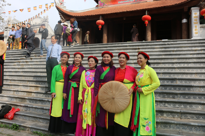 &Aacute;o d&agrave;i tứ th&acirc;n kh&ocirc;ng chỉ l&agrave;m