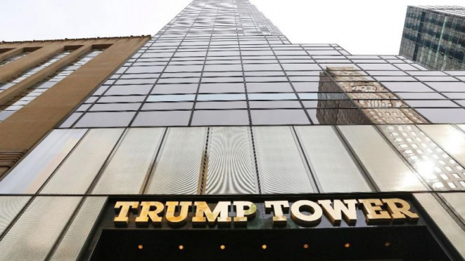 Nằm tr&ecirc;n Đại lộ Số 5 ở Midtown Manhattan, th&agrave;nh phố New York, th&aacute;p Trump hiện l&agrave; nơi sinh sống của vợ v&agrave; con trai &uacute;t của Tổng thống Mỹ Donald Trump. (Ảnh: AP)