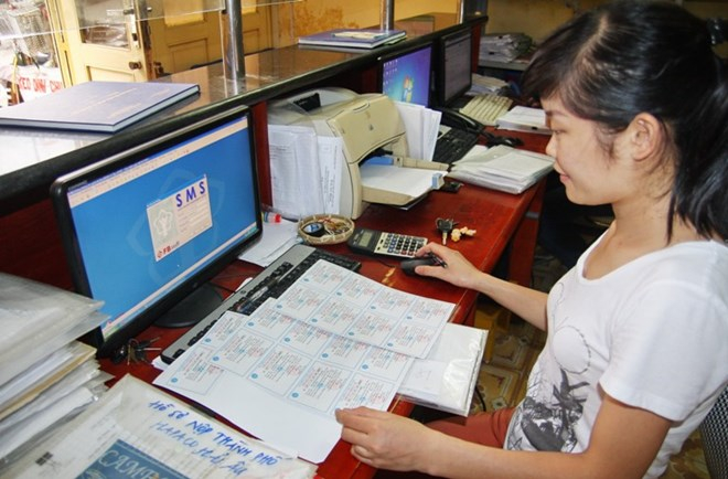 CH&iacute;nh phủ y&ecirc;u cầu Bảo hiểm x&atilde; hội Việt Nam&nbsp;nghi&ecirc;n cứu cấp thẻ bảo hiểm y tế điện tử. Ảnh: PV/Vietnam+