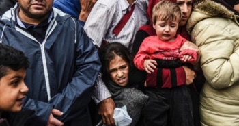 Châu Âu kéo dài hạn chế người di cư