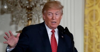 Ông Trump bất ngờ cân nhắc sắc lệnh nhập cư mới