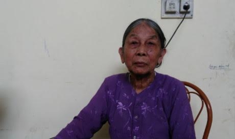 Vụ bà cụ 84 tuổi bị đẩy ra đường: Không đủ cơ sở kết luận chữ ký “người viết giấy cho tặng”