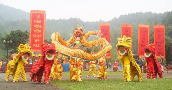 Nghệ An: Huyện Nam Đàn tưng bừng khai hội Vua Mai