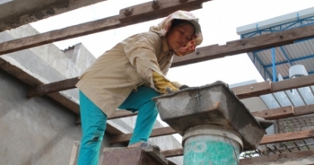 Làm việc nặng, theo ca, phụ nữ dễ bị vô sinh