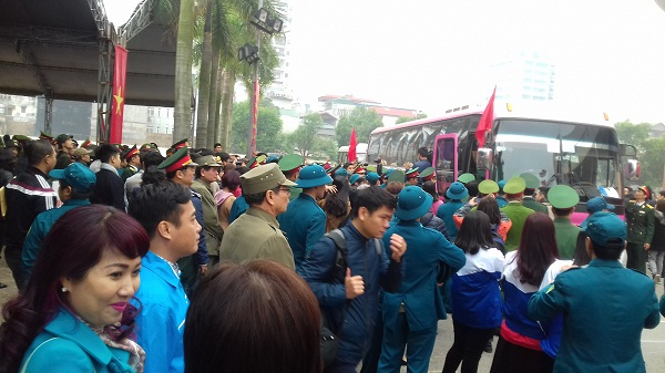H&ocirc;m nay, h&agrave;ng ngh&igrave;n thanh ni&ecirc;n Thủ đ&ocirc; l&ecirc;n đường nhập ngũ