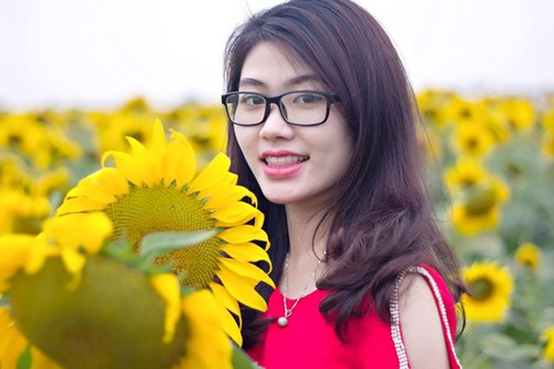 Nữ cử nh&acirc;n xinh đẹp t&igrave;nh nguyện nhập ngũ