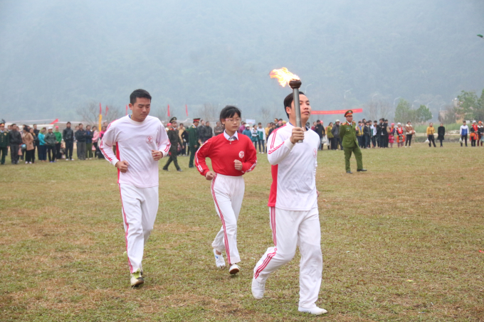 L&acirc;m B&igrave;nh - Tuy&ecirc;n Quang tổ chức lễ giao nhận qu&acirc;n năm 2017