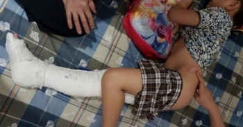 Lộ diện tài xế vụ ô tô đâm gẫy chân học sinh trong sân trường