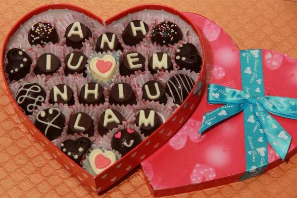 &ldquo;Cơn sốt&rdquo; Valentine, bệnh h&igrave;nh thức nhiễm cả v&agrave;o y&ecirc;u đương