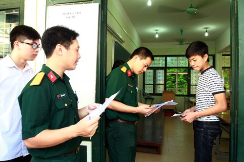 Tuyển sinh 2017 tại khối ng&agrave;nh C&ocirc;ng an v&agrave; Quận đội, th&iacute; sinh chỉ được ph&eacute;p lựa chọn sơ tuyển Qu&acirc;n đội hoặc C&ocirc;ng an. ẢNh: qdnd.vn