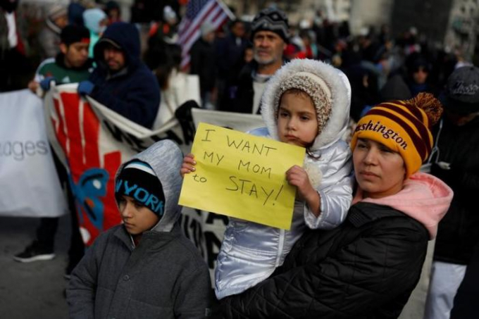 Biểu t&igrave;nh phản đối lệnh cấm nhập cư của Tổng thống Donald Trump. (Ảnh: Reuters)